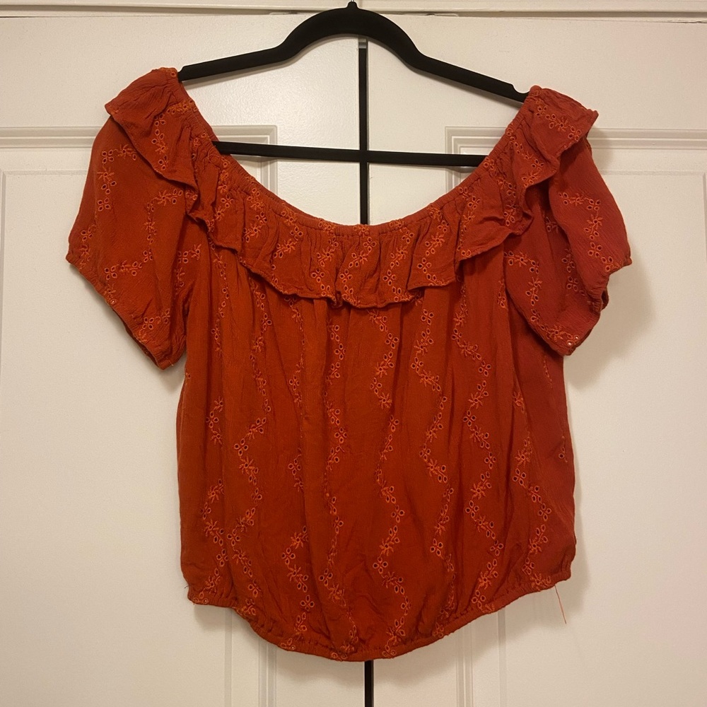 Off the shoulder crop too